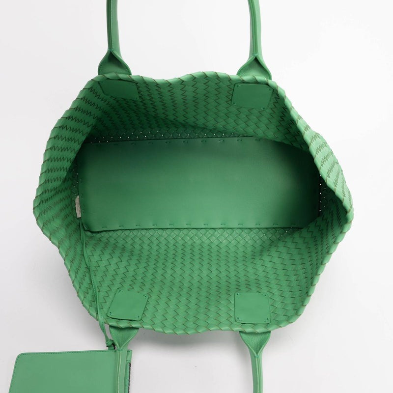 Bottega Veneta Medium Cabat