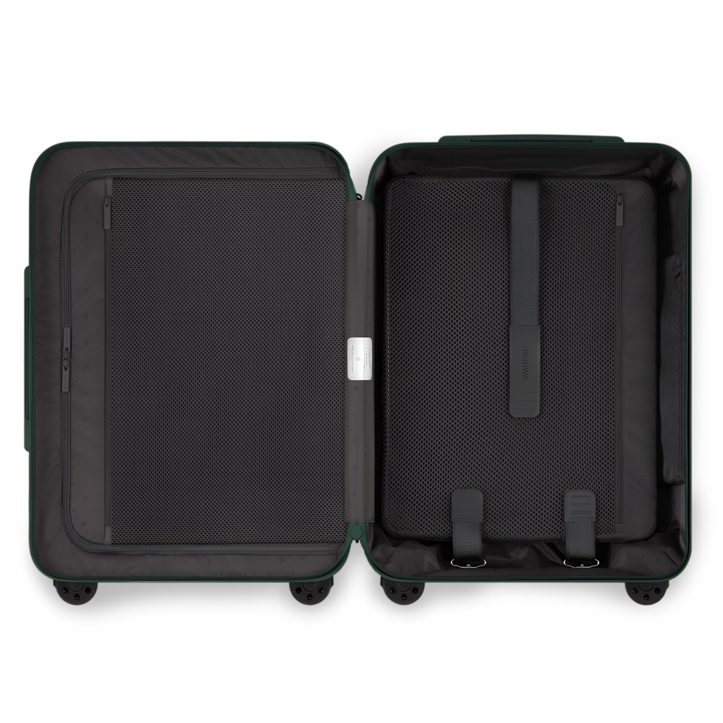 RIMOWA Essential