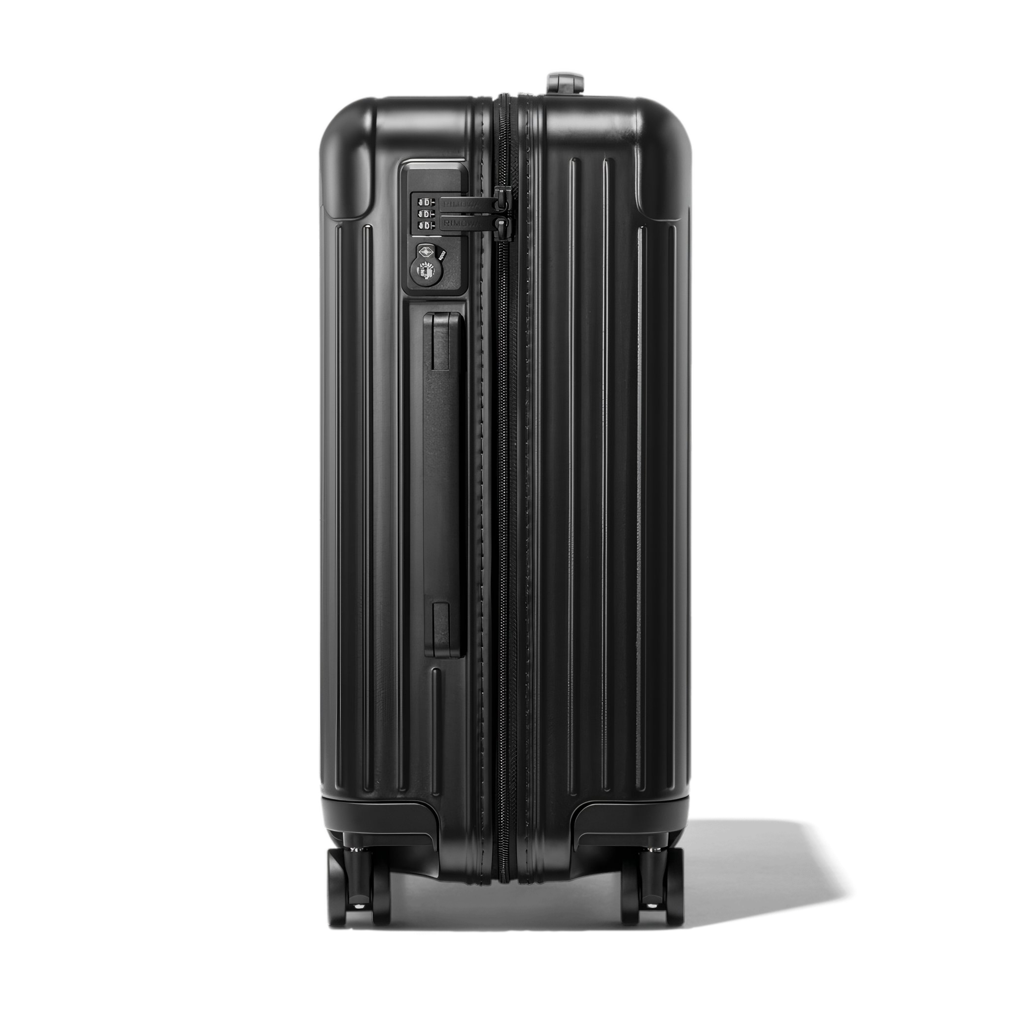 RIMOWA Essential