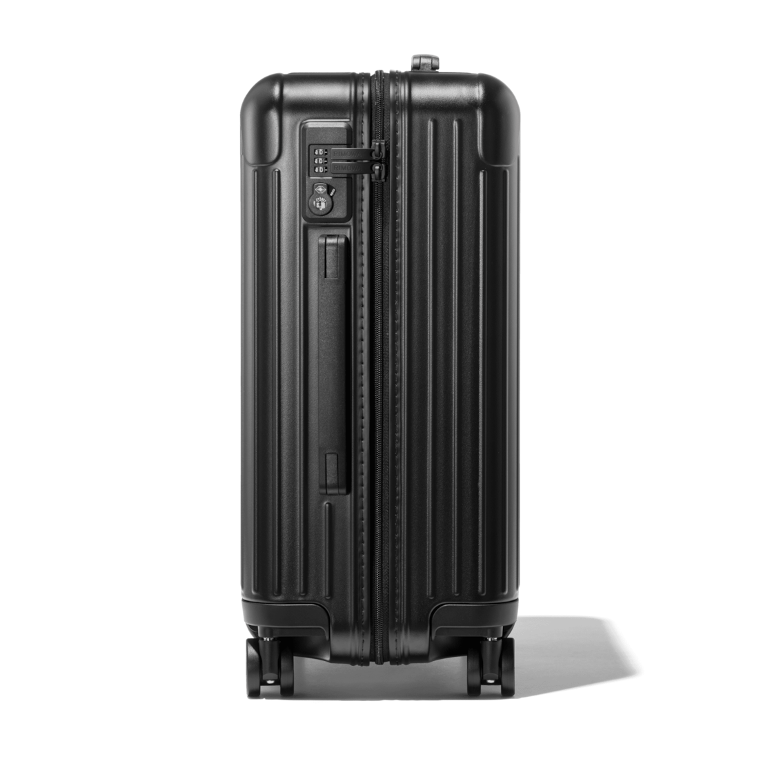RIMOWA Essential