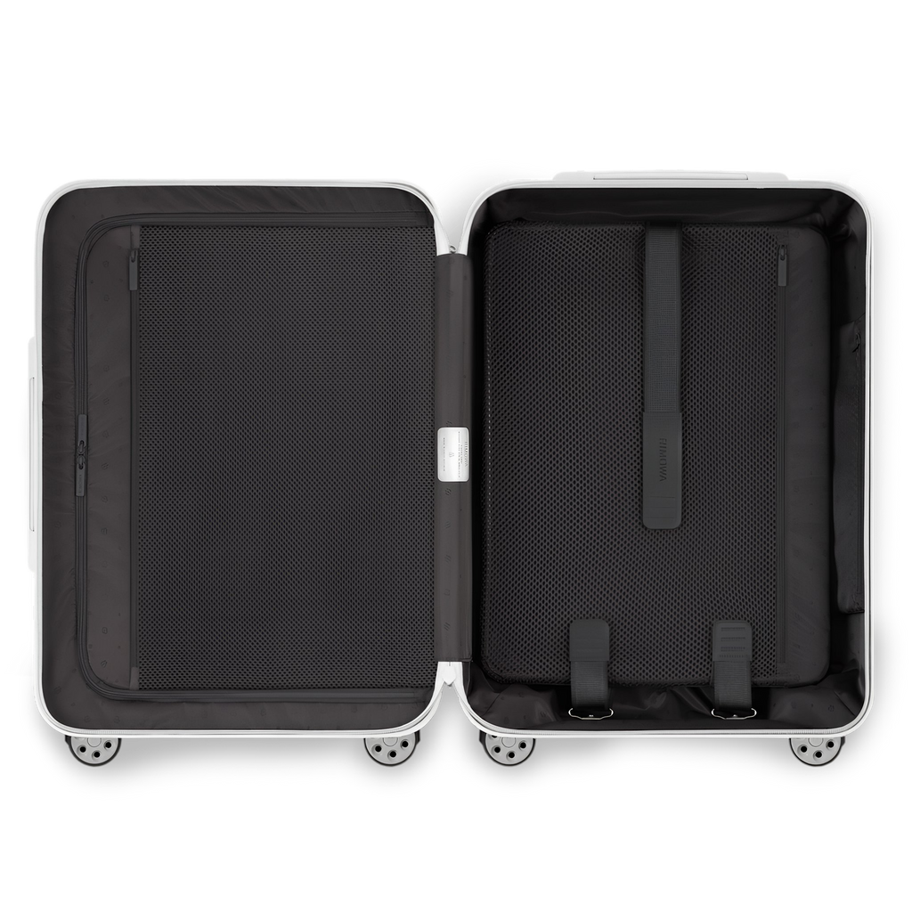 RIMOWA Essential