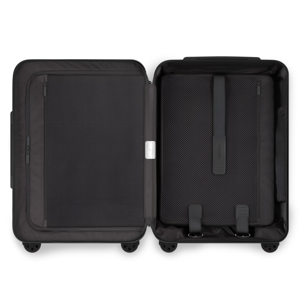 RIMOWA Essential