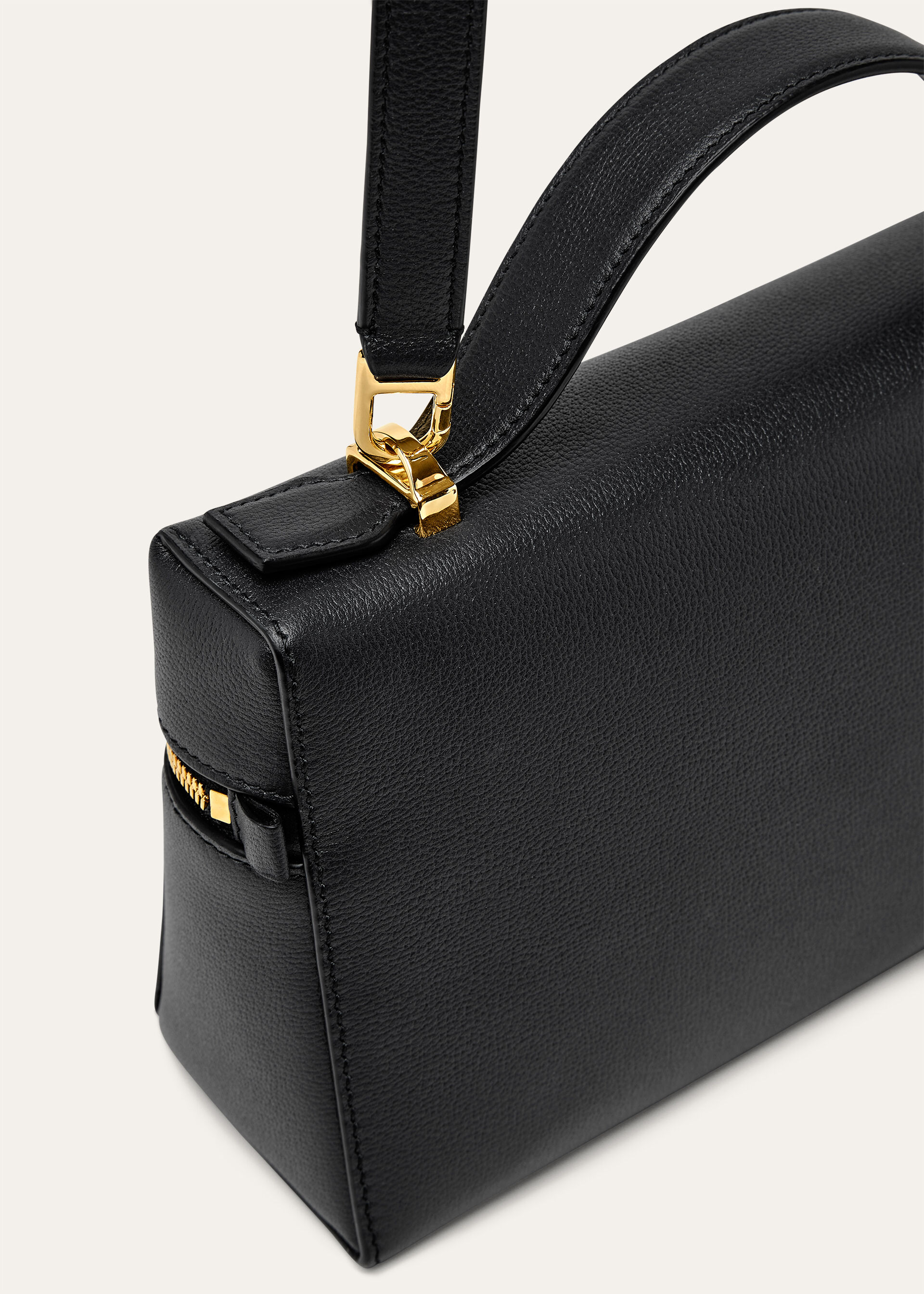 Extra Pocket Pouch 27 Bag in Calfskin Leather