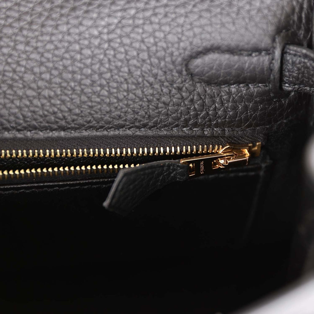 Kelly Retourne 25 Black Togo Gold Hardware