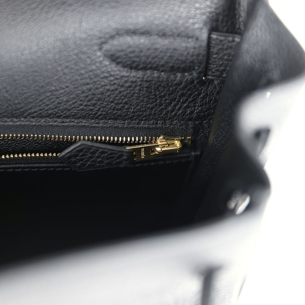 Vintage Kelly Retourne 32 Black Fjord Gold Hardware