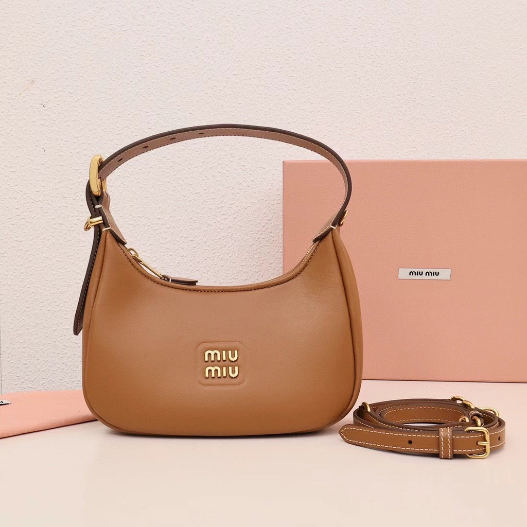 Smooth Curved Shoulder Bag