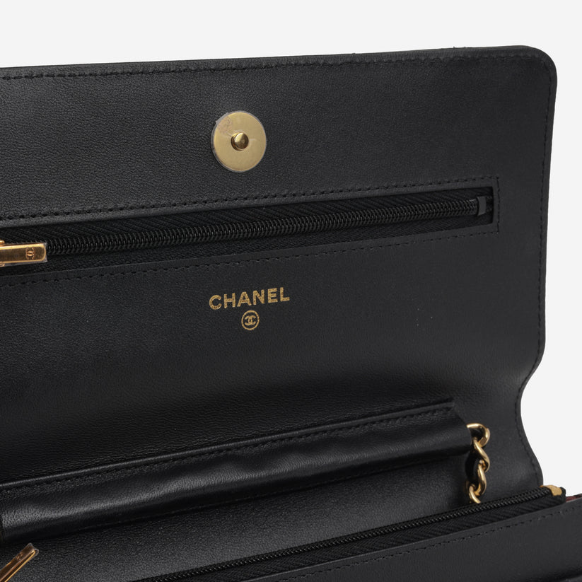 Classic Wallet on Chain Lambskin Gold Hardware