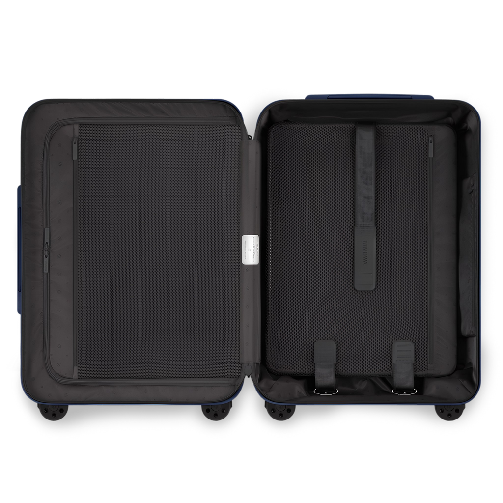 RIMOWA Essential