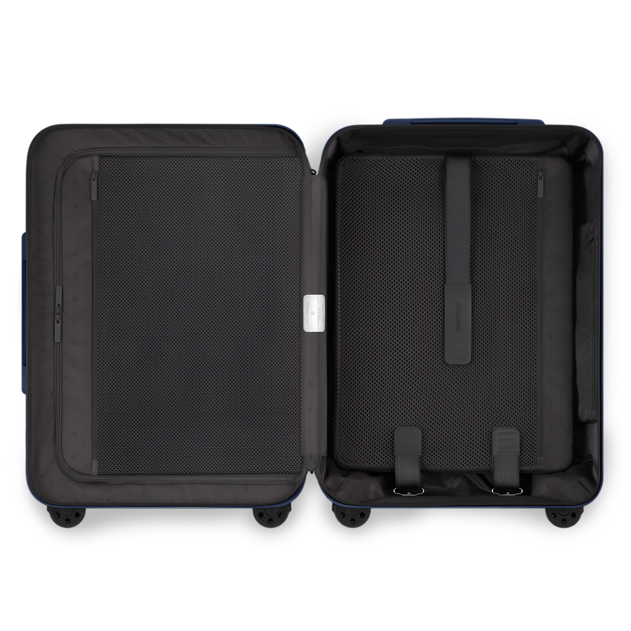 RIMOWA Essential
