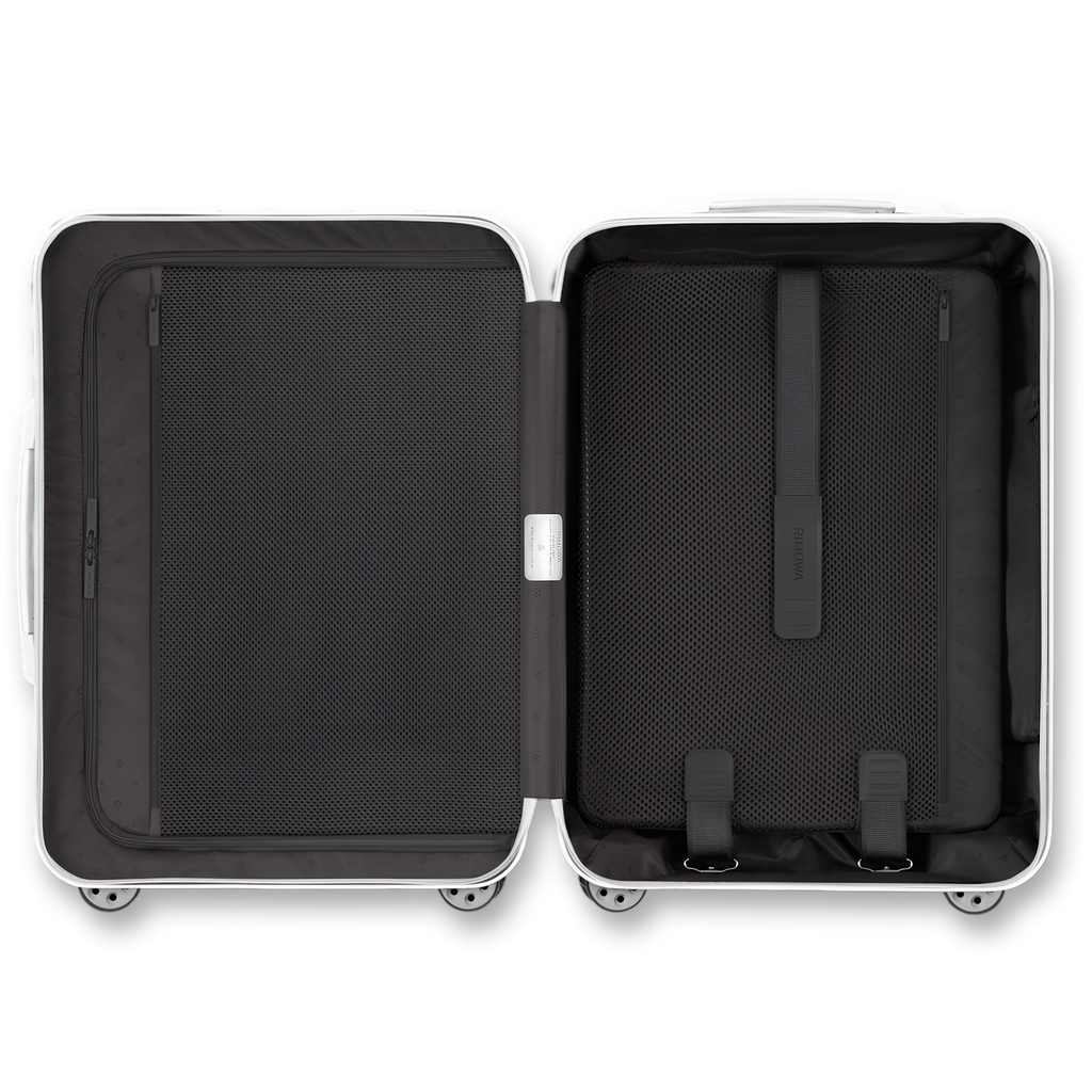 RIMOWA Essential